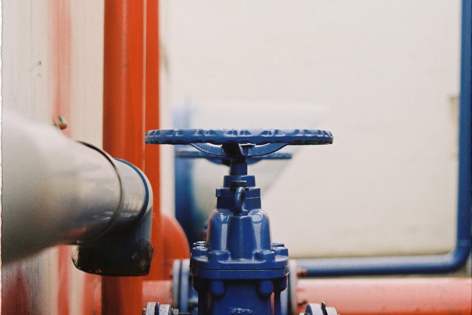 Gate valve on mechanical room piping